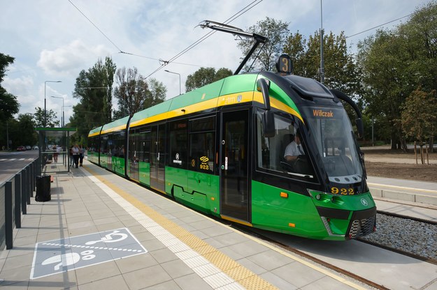 Jedna z linii tramwajowych w Poznaniu /	Jakub Kaczmarczyk   /PAP