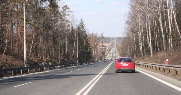 Jedna z nielicznych polskich dróg 2+1 /INTERIA.PL