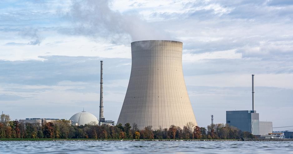 Jedna z trzech ostatnich elektrowni jądrowych w Niemczech: Isar 2 /© picture-alliance/dpa  /Deutsche Welle