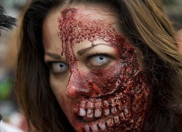 Jedna z uczestniczek marszu zombie /AFP