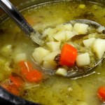 Jedna z ulubionych zup Polaków. Mało kto wie, że zbawiennie działa na nerki i pomaga w odchudzaniu 