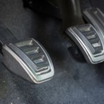 Jedna zasada, której łamanie wykańcza sprzęgło. Kierowcy o tym zapominają