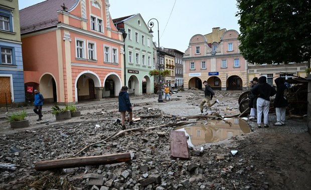 Jedno miasto, dwa oblicza. Lądek-Zdrój po przejściu ogromnej fali powodziowej [ZDJĘCIA]