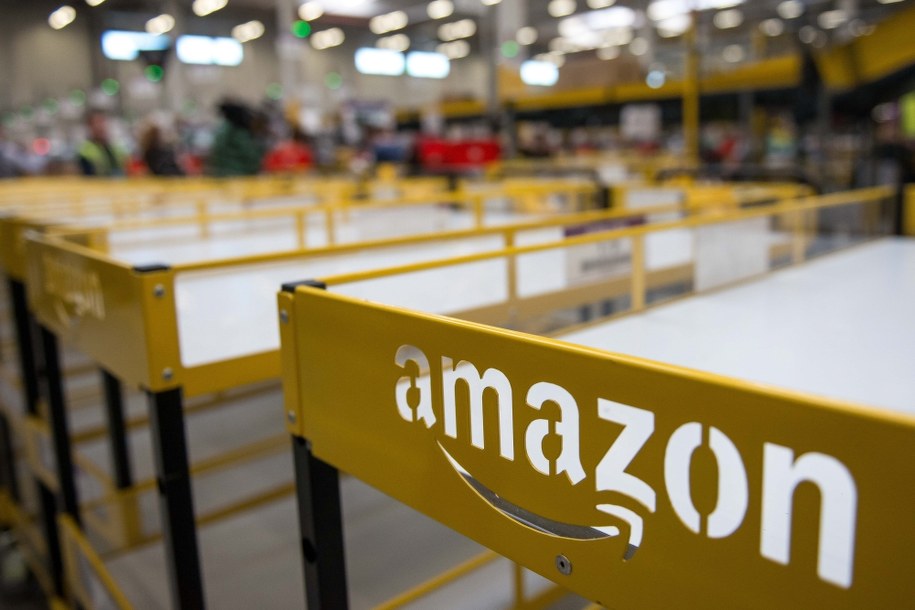 Jedno z dwóch centrów logistycznych firmy Amazon otwartych w Bielanach Wrocławskich /Maciej Kulczyński /PAP