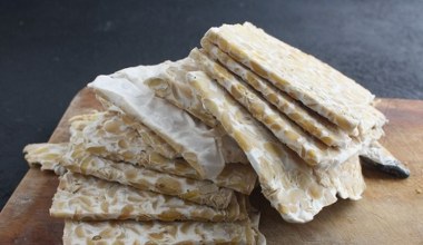 Jedno z najlepszych na świecie źródeł białka roślinnego. Usuwa z organizmu toksyny, poprawia pracę jelit i serca