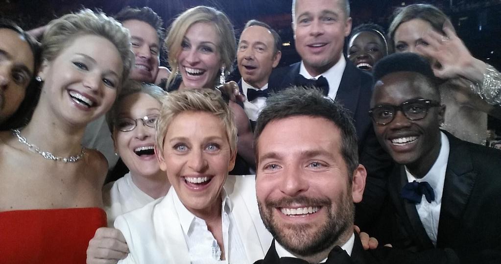 Jedno z najpopularniejszych selfie w historii /@TheEllenShow Twitter /materiały prasowe