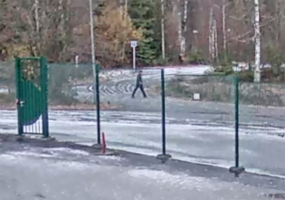 Jedno z ujęć z kamer monitoringu opublikowanych przez policję /NORWEGIAN POLICE /PAP/EPA