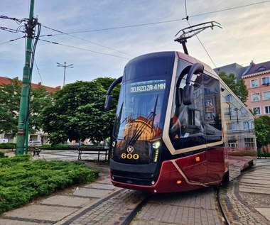 Jednoczłonowy, niskopodłogowy tramwaj rozpoczął kursowanie w Poznaniu