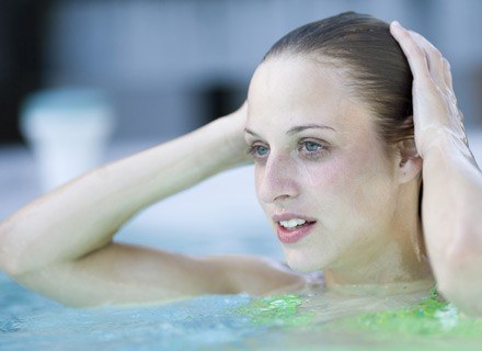 Jednym z alergenów może być chlor w wodzie z basenu