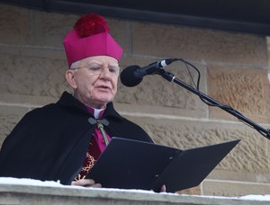 Jędraszewski chwali kibiców Legii i krytykuje opozycję. "Piłatowe gesty"