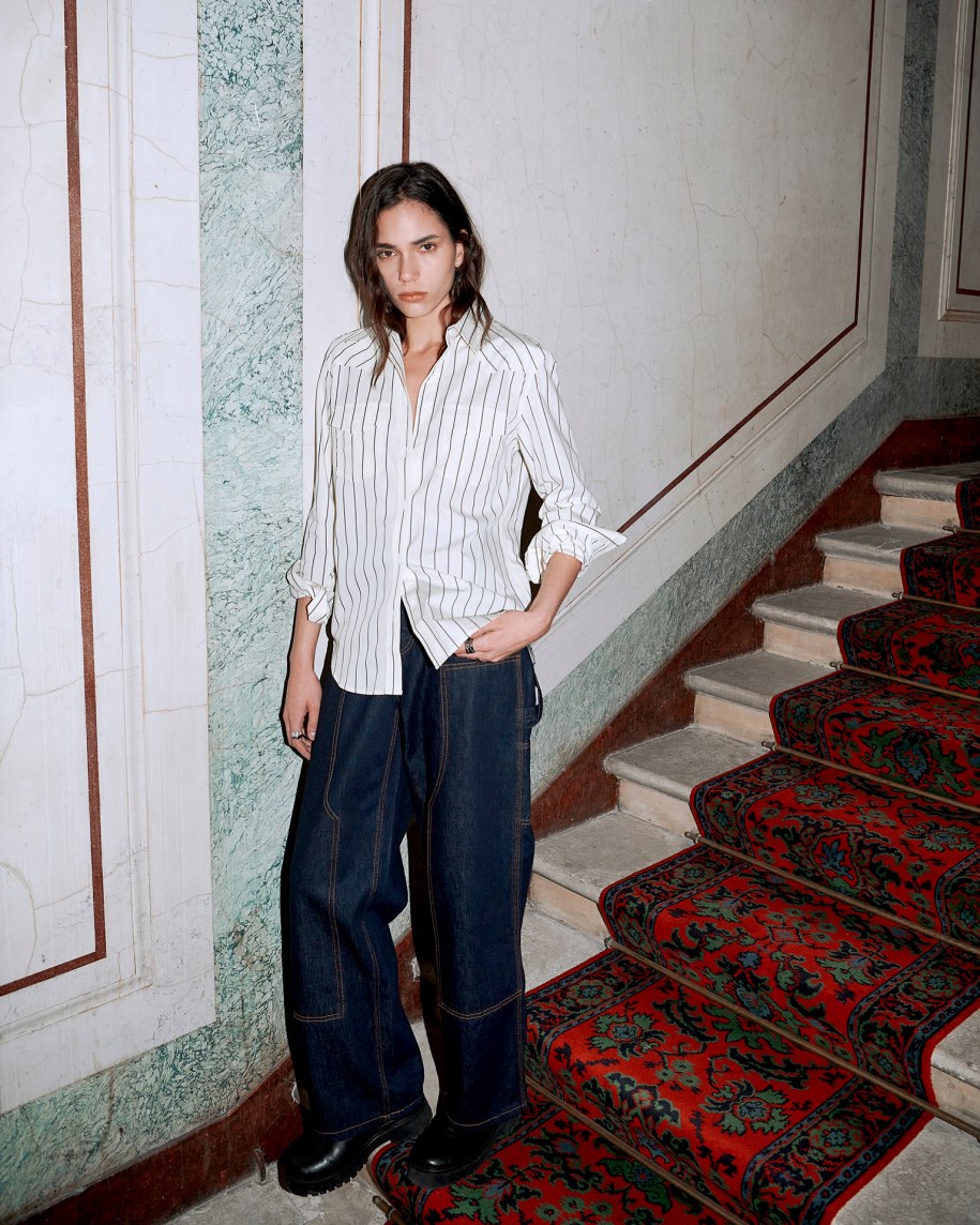 jedwabna koszula damska /Materiały prasowe