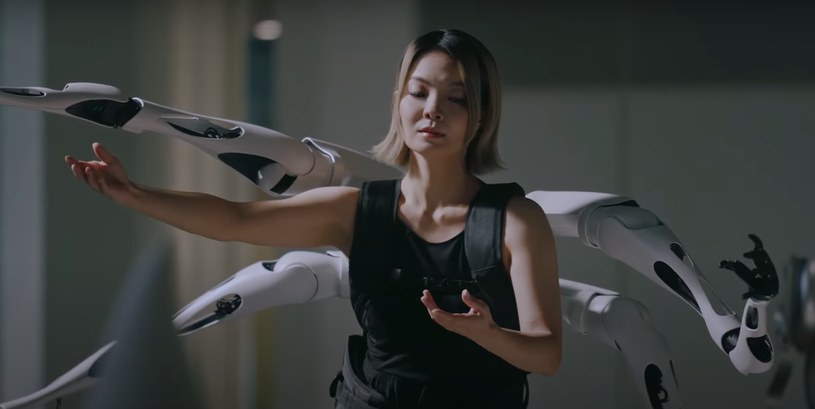 Jedyne w swoim rodzaju robotyczne ramiona, które można przyczepiać do ludzi i kontrolować /INAMI JIZAI BODY PROJECT/materiały promocyjne /YouTube