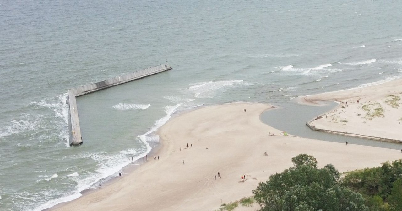 Jedyny nad Bałtykiem falochron w Mielnie Unieściu. Czym się wyróżnia? /Krzysztof Ziarnek, Kenraiz /CC BY-SA 4.0