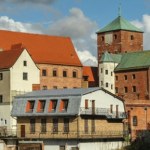 Jedyny w Polsce gotycki zamek nadmorski. Powstał na sztucznej wyspie