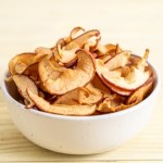 Jedz codziennie, a poczujesz zmiany w organizmie. Jabłka korzystnie wpływają na jelita, serce i odporność