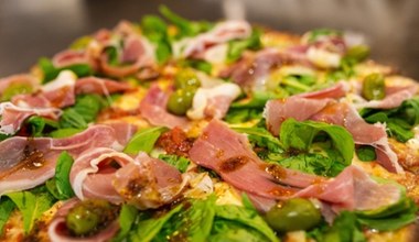 Jedz, gdy masz problemy z jelitami lub jesteś na diecie. Możesz zrobić spód do pizzy lub sycący omlet 