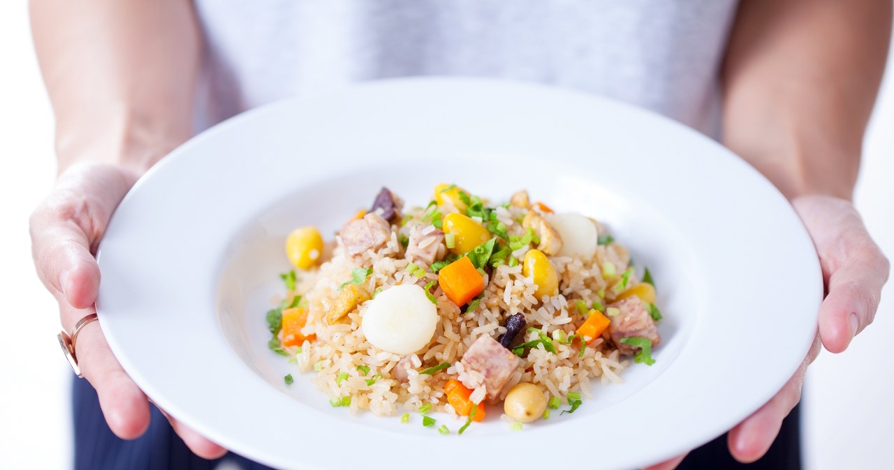 Jedz w chorobie i by ulżyć jelitom. Od razu poczujesz się lżej /123RF/PICSEL