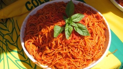 Jedzą i pomagają. Rośnie liczba zamawianych porcji "amatriciany" - symbolu solidarności