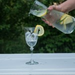 Jedzenie na urlopie bez konsekwencji. Poznaj proste triki na lekką dietę na wyjeździe