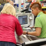 Jedzenie znika z półek. Kradzieże spożywcze w sklepach coraz powszechniejsze