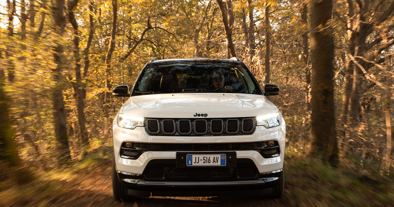 Jeep Compass MY24 wjeżdża do polskich salonów. Wiemy, co się zmieniło i ile kosztuje /Jeep /materiały prasowe