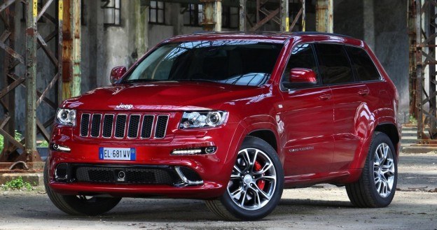 Jeep Grand Cherokee SRT8 nie jest perfekcyjny, ale to na pewno auto niepowtarzalne. /Jeep