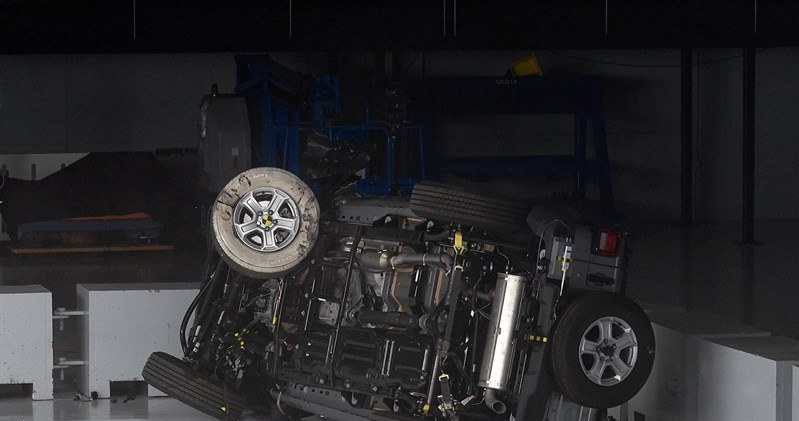 Jeep Wrangler po teście IIHS /materiały prasowe