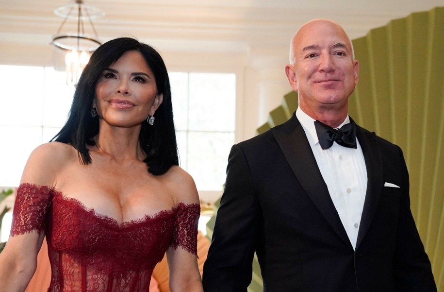 Jeff Bezos i Lauren Sanchez w 2024 roku /DREW ANGERER/AFP/East News /East News