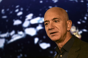 Jeff Bezos może teraz rozpocząć nową erę wyścigu kosmicznego