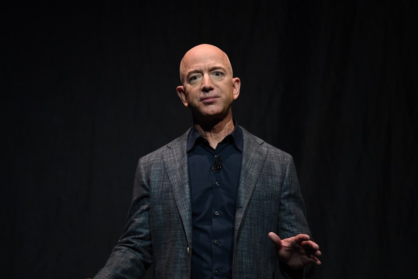 Jeff Bezos regularnie trafia na pierwsze miejsce listy najbogatszych ludzi świata /CLODAGH KILCOYNE/Reuters /Agencja FORUM