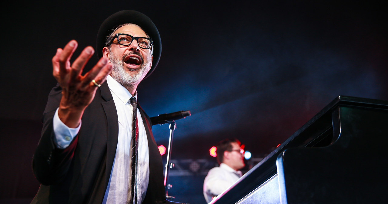 Jeff Goldblum podczas występu w Pasadenie (2017) /Rich Fury /Getty Images