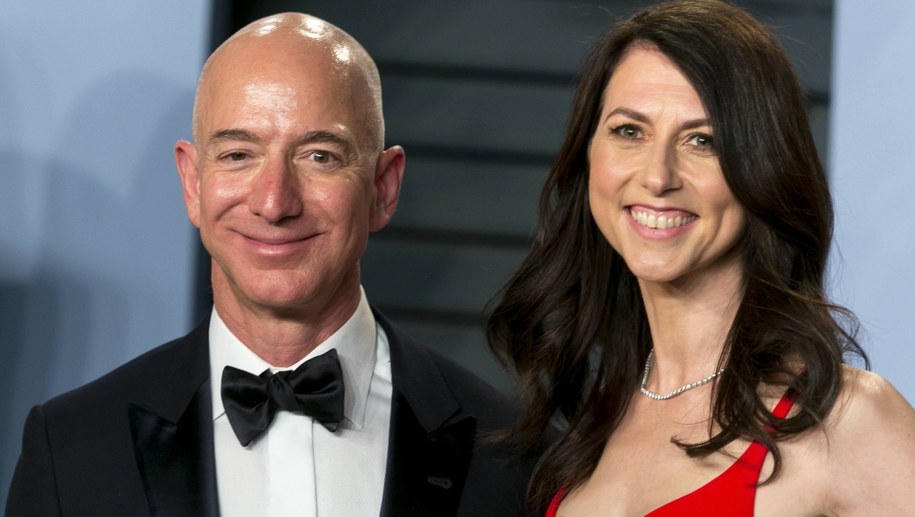 Jeff i MacKenzie Bezos rozwodzą się po 25 latach małżeństwa /PAP/DPA