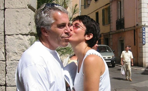 Jeffrey Epstein popełnił samobójstwo. Nowe ustalenia ws. śmierci i "listy klientów"