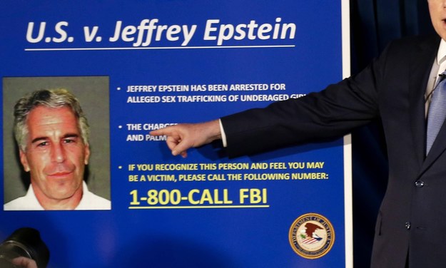 Jeffrey Epstein, według oficjalnej wersji, popełnił samobójstwo w celi w 2019 roku. /JOHN ANGELILLO /PAP/EPA