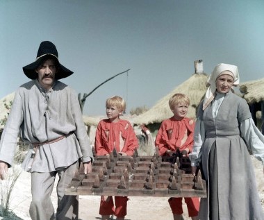 Jego charakterystyczną fizjonomię i specyficzny, basowy głos wykorzystało kino, w którym grał postaci zarówno dramatyczne, jak i komediowe. Wystąpił w kilkudziesięciu rolach, najczęściej drugoplanowych. Mimo to jego epizody zawsze pozostawały w pamięci widzów.

Na zdjęciu - jako ojciec Jacka i Placka w filmie "O dwóch takich, co ukradli księżyc".