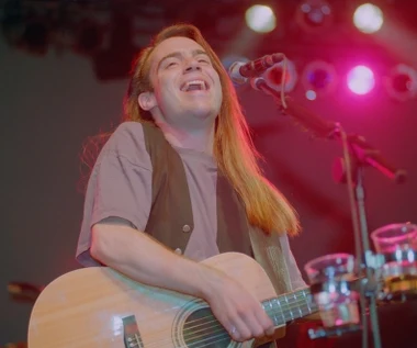 Jego piosenka była światowym przebojem. Co dziś robi wokalista Crash Test Dummies?