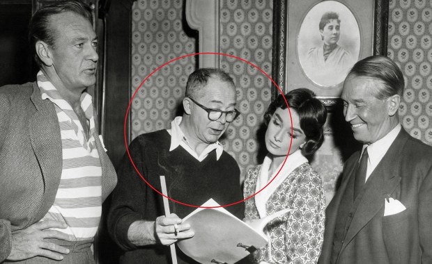 Jego rodzice mieli w Suchej Beskidzkiej restaurację. On kreował gwiazdy i zdobywał Oscary 