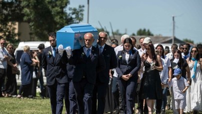 Jej historia poruszyła cały kraj. Francja pożegnała 11-letnią Lyhann