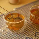 dodatki Jej kwiaty mają delikatny orzechowo-miodowy smak. Zrób napar, który działa na skórę jak kolagen