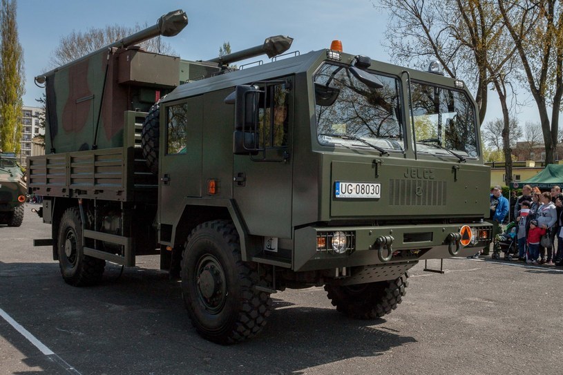Jelcz istnieje wyłącznie dzięki produkcji pojazdów wojskowych /Marcin Jurkiewicz/East News  /Agencja SE/East News