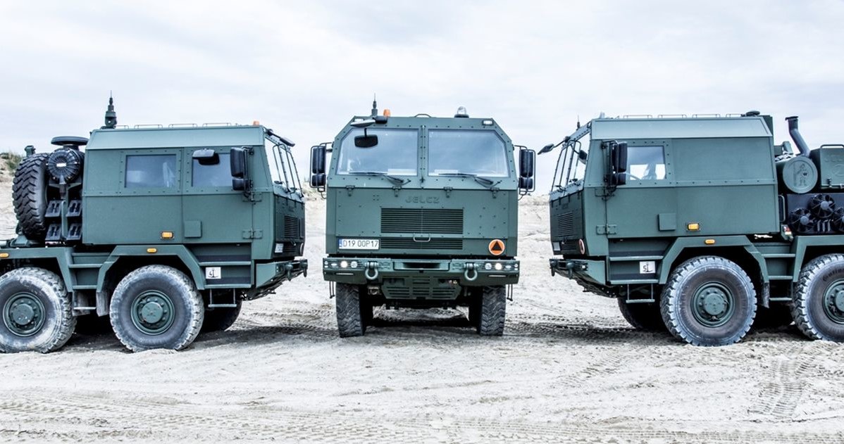 Jelcz jest dzić czołowym dostawcą ciężarówek dla Wojska Polskiego. Firma całkowicie zrezygnowała z produkcji na rynek cywilny /Informacja prasowa