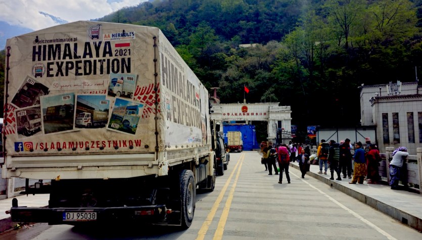 Jelczem w Himalaje – "Jelonek" powraca do kraju przez Chiny