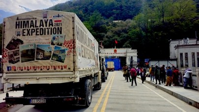 Jelczem w Himalaje – "Jelonek" powraca do kraju przez Chiny