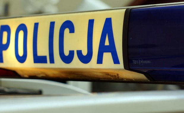 Jelenia Góra: Wypadek z udziałem policjanta, który jechał na interwencję