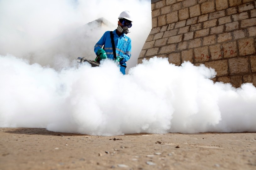 Jemen, zdjęcie z marca 2019 roku. Prace dezynfekcyjne prowadzone po to, by zapobiec rozprzestrzenianiu się cholery /Mohammed Hamoud/Anadolu Agency/Getty Images /Getty Images