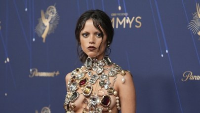 Jenna Ortega w topie z klejnotów. Gwiazda "Wednesday" zaskakuje na czerwonym dywanie!