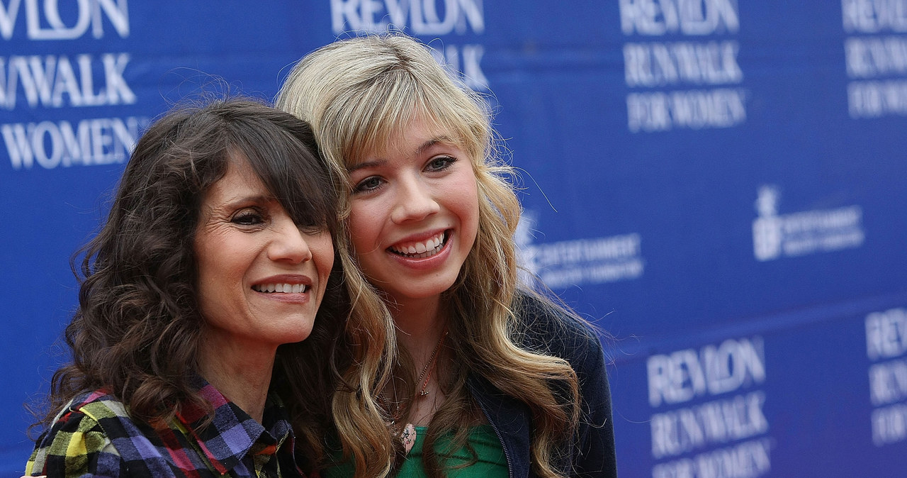 Jennette McCurdy z mamą w 2009 roku /Alexandra Wyman/WireImage /Getty Images