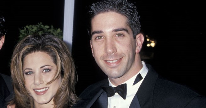 Jennifer Aniston i David Schimmer podkochiwali się w sobie na planie "Przyjaciół'! /Jim Smeal/Ron Galella Collection /Getty Images