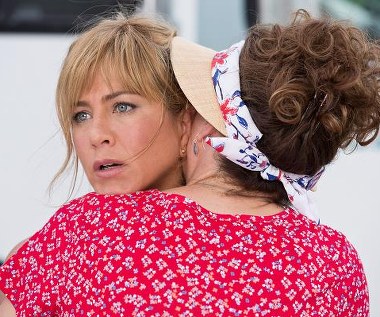 Jennifer Aniston w scenie z filmu "Millerowie"