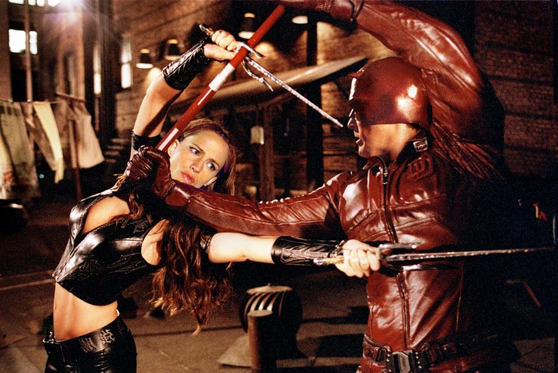 Jennifer Garner i Ben Affleck w filmie "Daredevil" /© 2003 Twentieth Century Fox Film Corporation /materiały prasowe